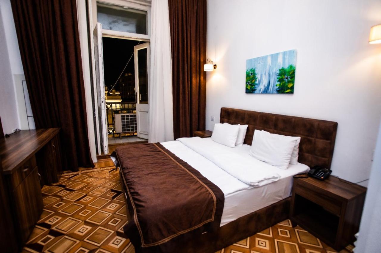 Malakan Hotel Baku Ngoại thất bức ảnh